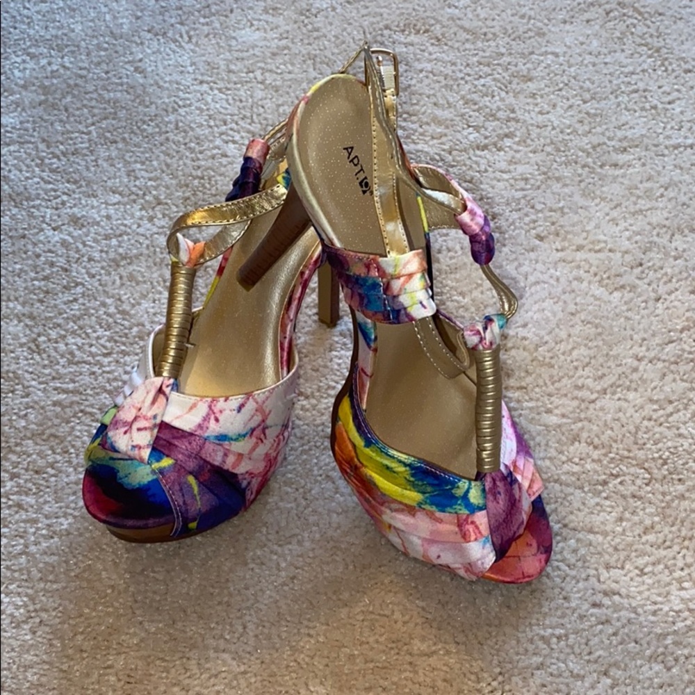 Apt. 9 NWOT Open Toe Multi Color Heels Size 8